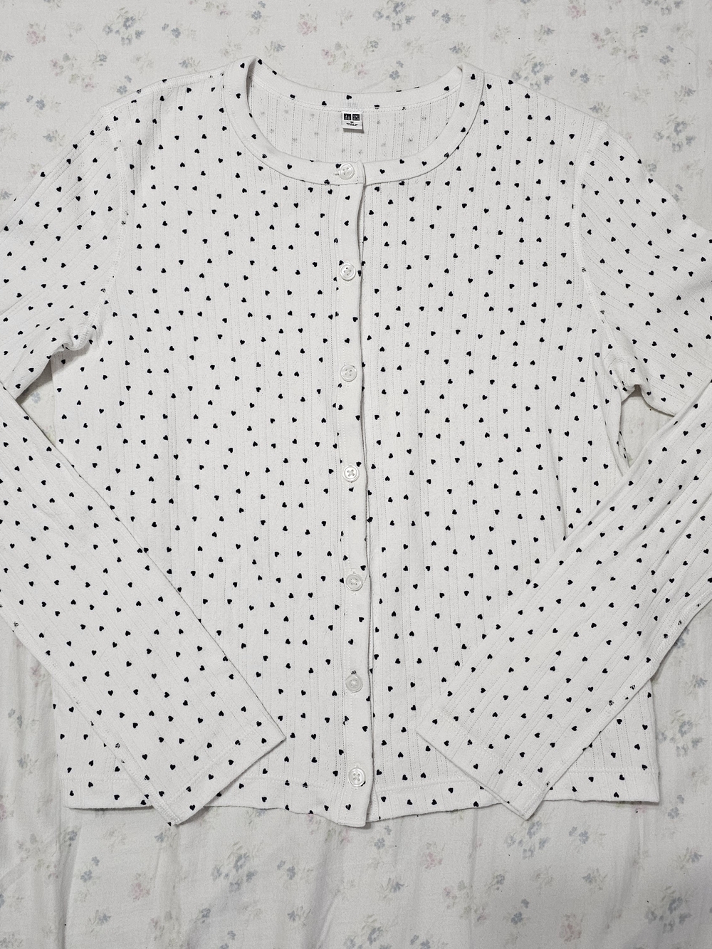 Uniqlo White Pointelle Cardigan with Heart Print *Asian Fit*